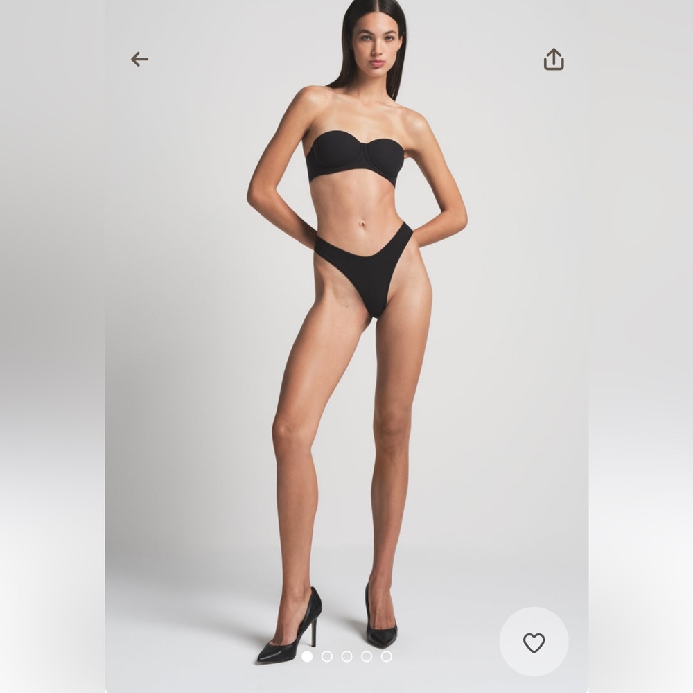 NWT SKIMS Fits Everybody Strapless Bra 38C Onyx